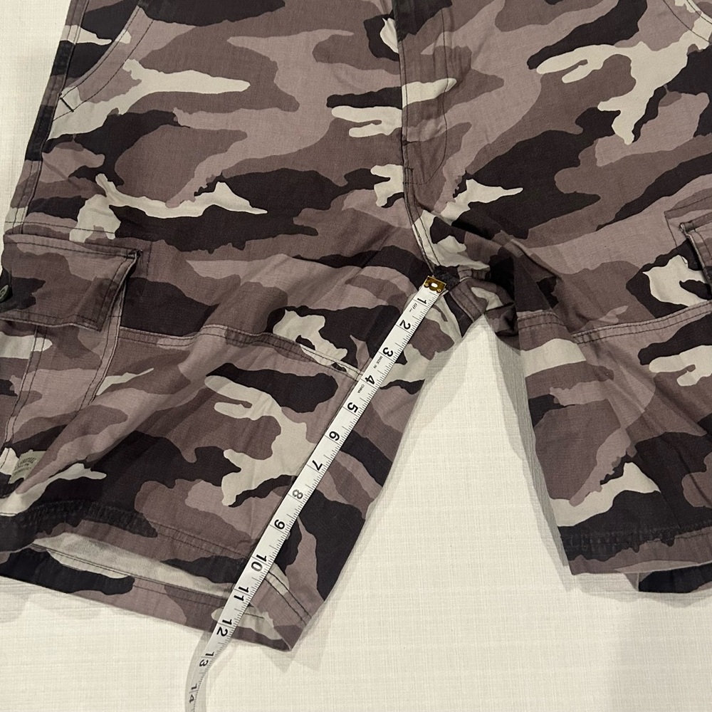 Signature Levi’s Strauss & Co. Men’s Cargo Shorts Camouflage Size 42 - Picture 6 of 10